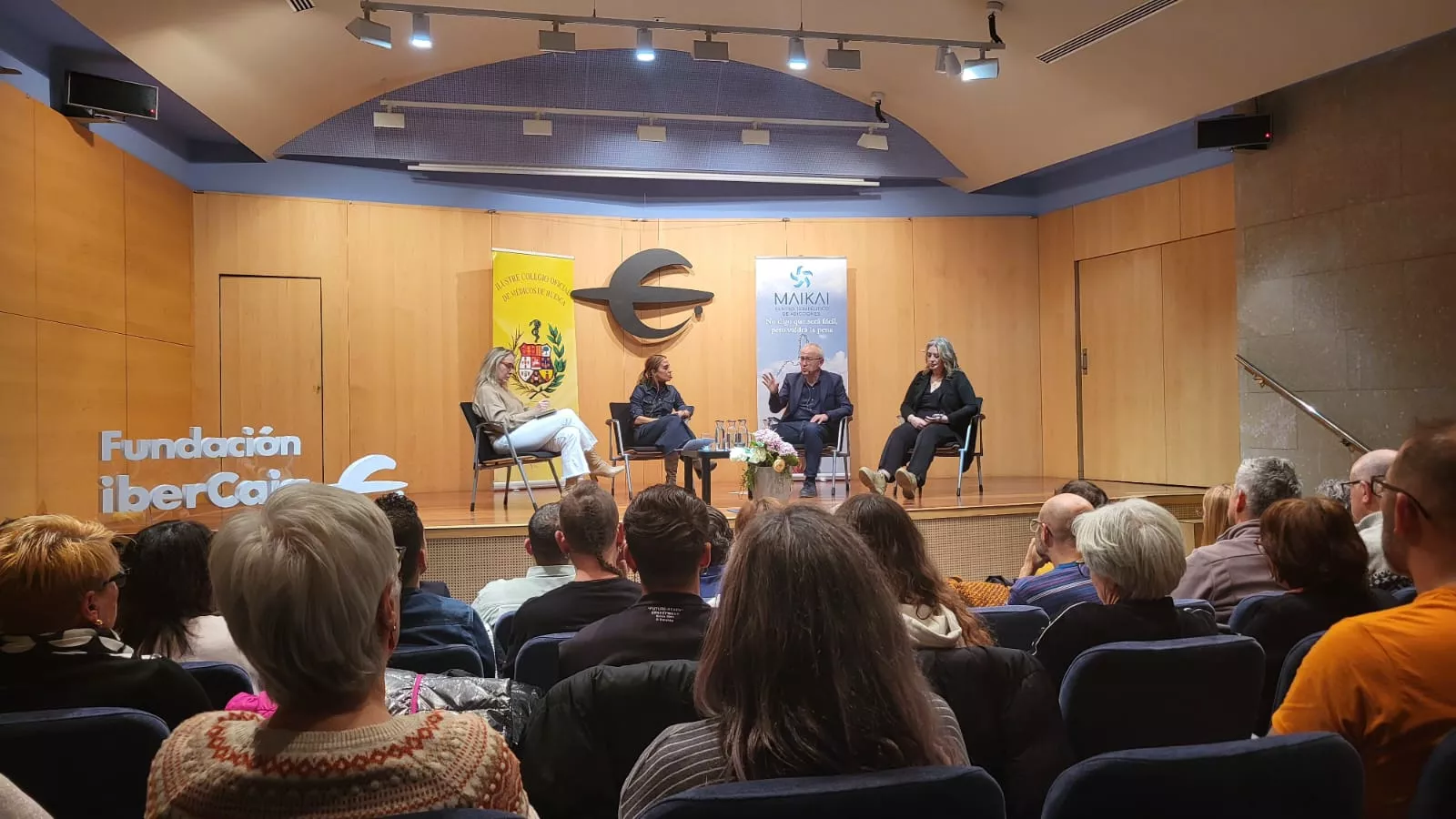 Coloquio sobre adicciones del Colegio de Médicos en ibercaja