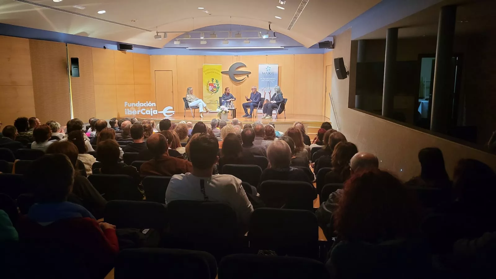 Coloquio sobre adicciones del Colegio de Médicos en ibercaja