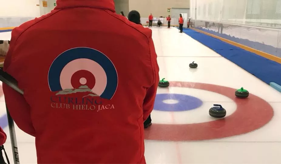El curling va a vivir un intenso fin de semana en Jaca.
