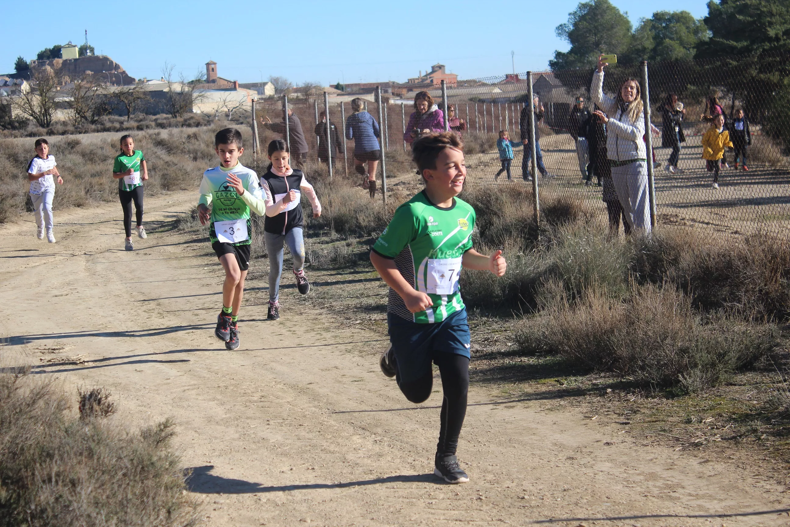 Los escolares, protagonistas en el Cross de Lanaja.