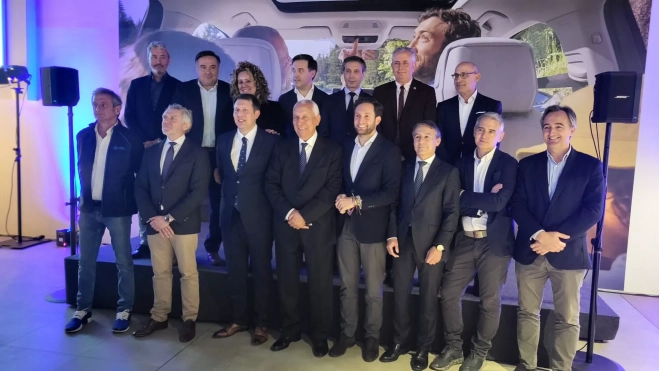 La familia Cabrero, con las autoridades presentes en el acto La familia Cabrero, con las autoridades presentes en el acto