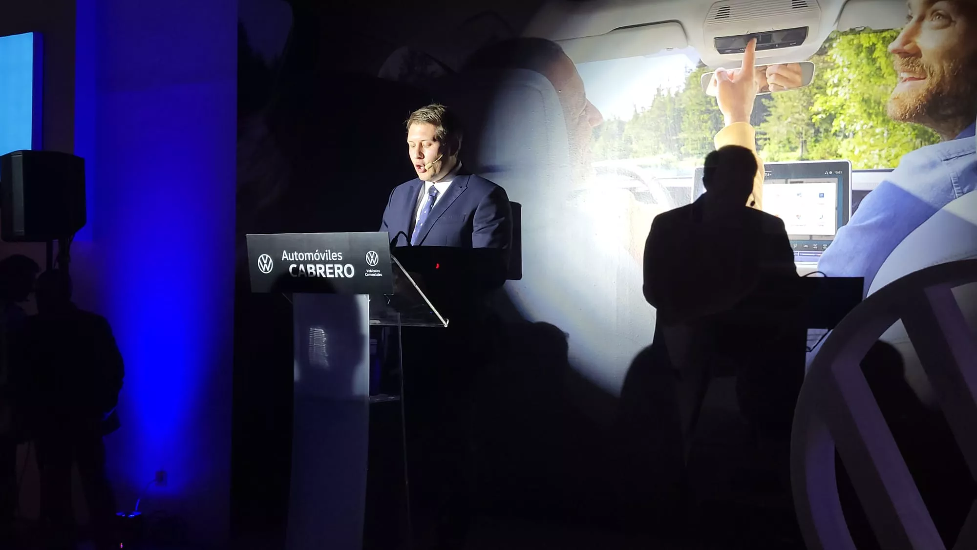 Inauguración de las instalaciones de Automóviles Cabrero en Monzón