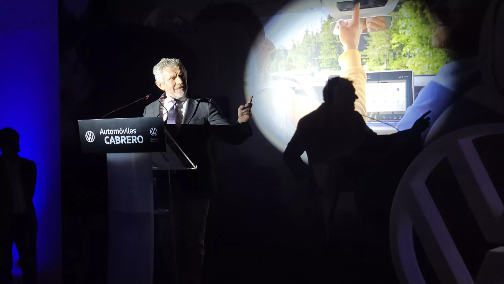 Inauguración de las instalaciones de Automóviles Cabrero en Monzón