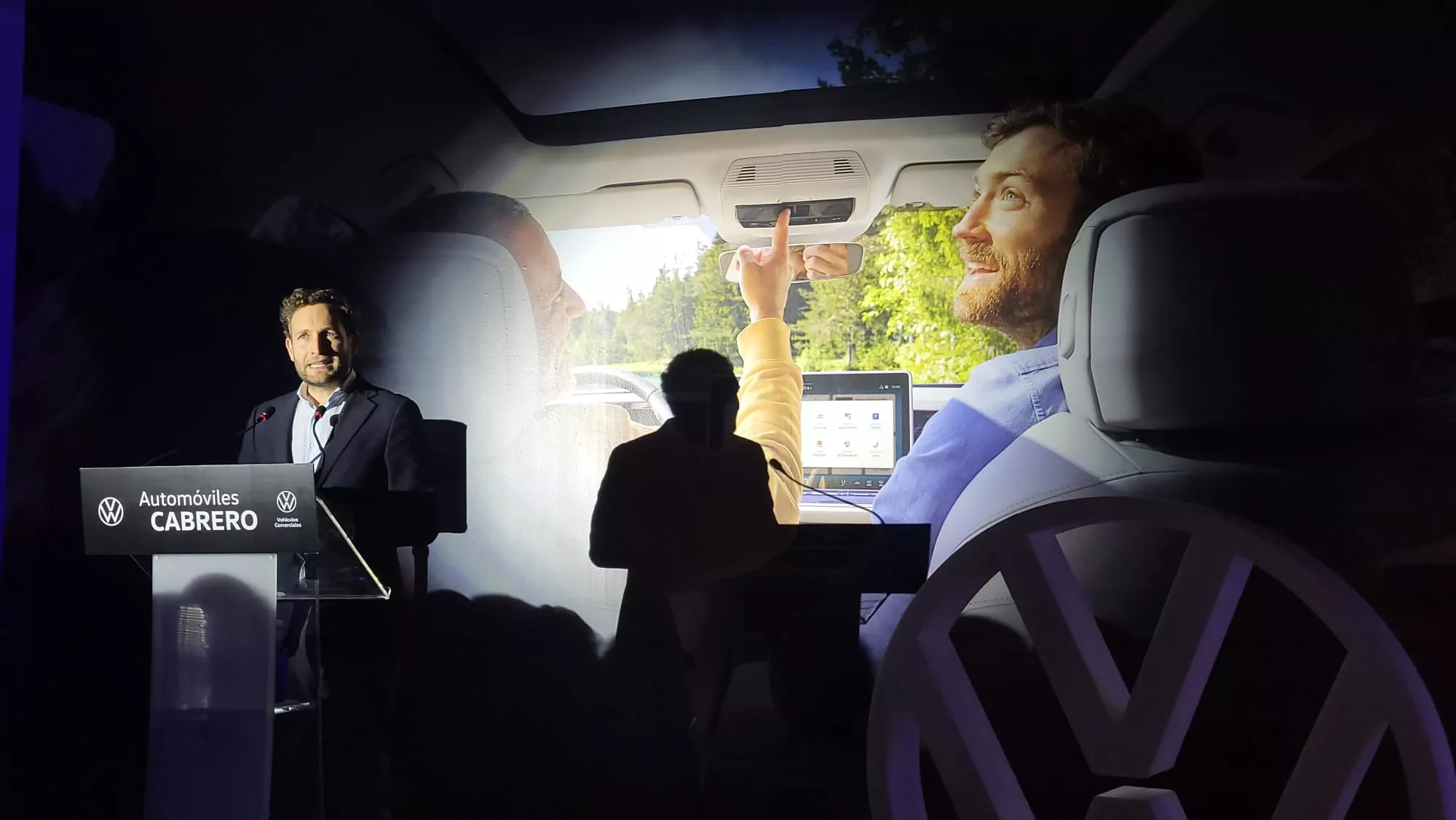 Inauguración de las instalaciones de Automóviles Cabrero en Monzón