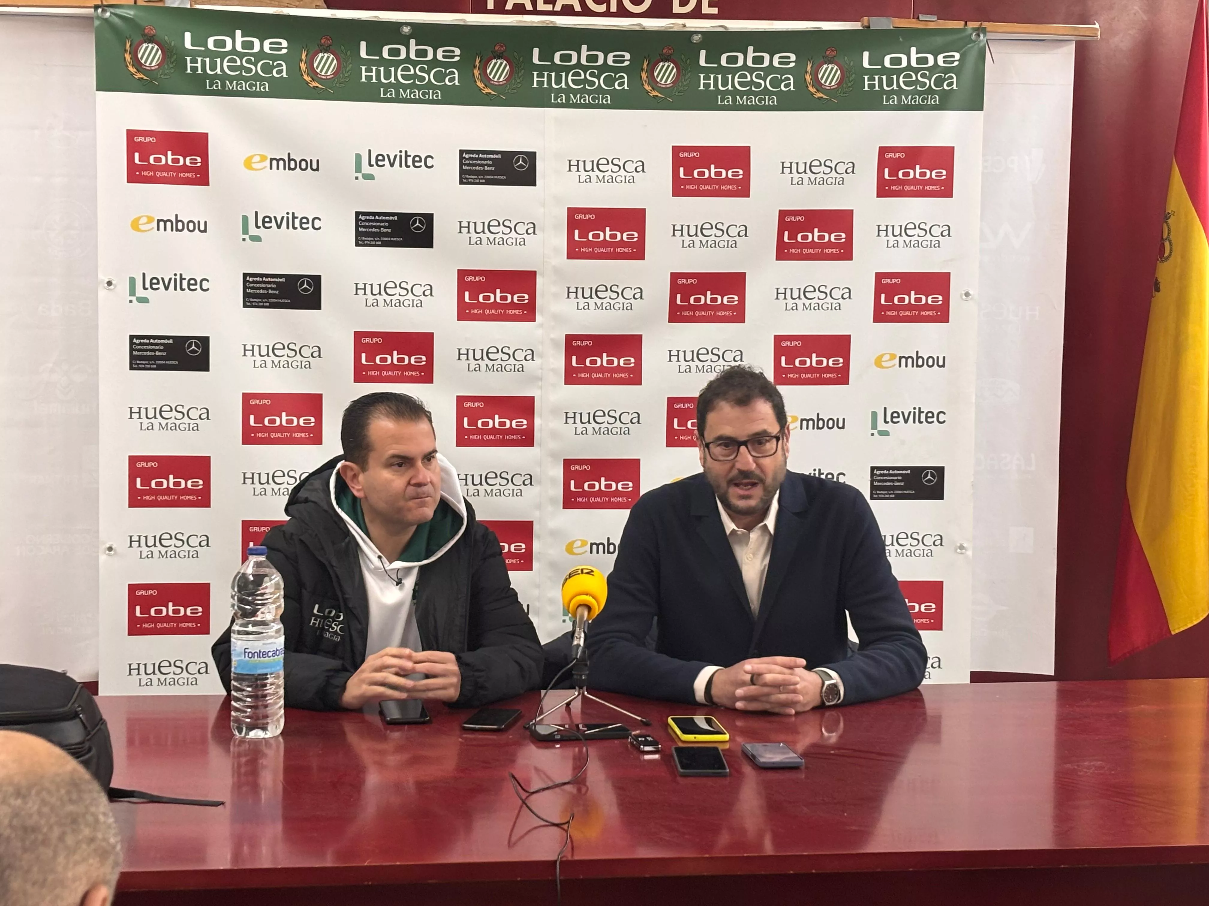 Rafa Sanz y Fernando Lascorz, entrenador de Lobe Huesca la Magia y presidente del Club Baloncesto Peñas. Foto de Archivo