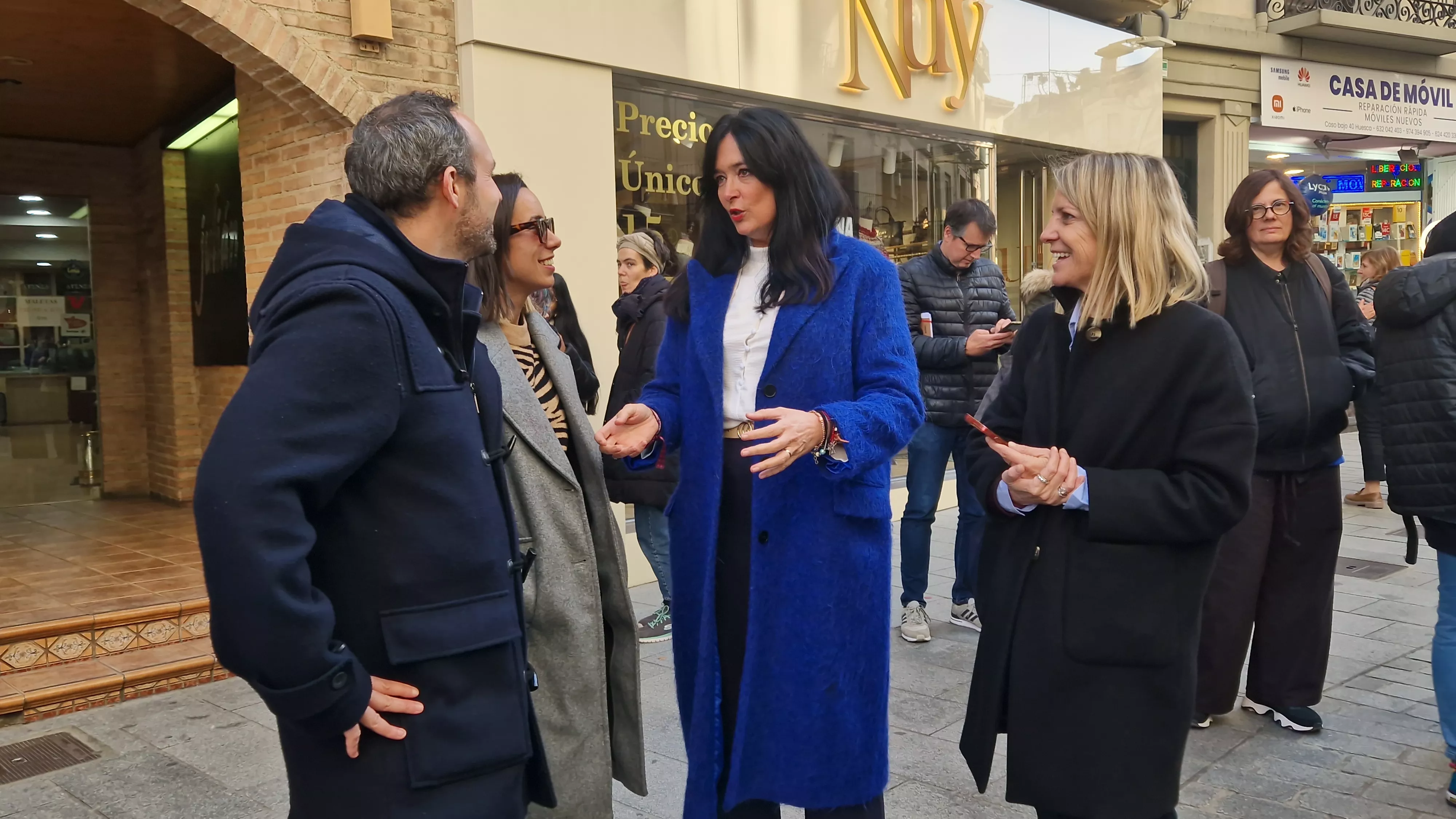 Primera actuación de la campaña “Huapa, Huesca se pone guapa”. Foto Myriam Martínez