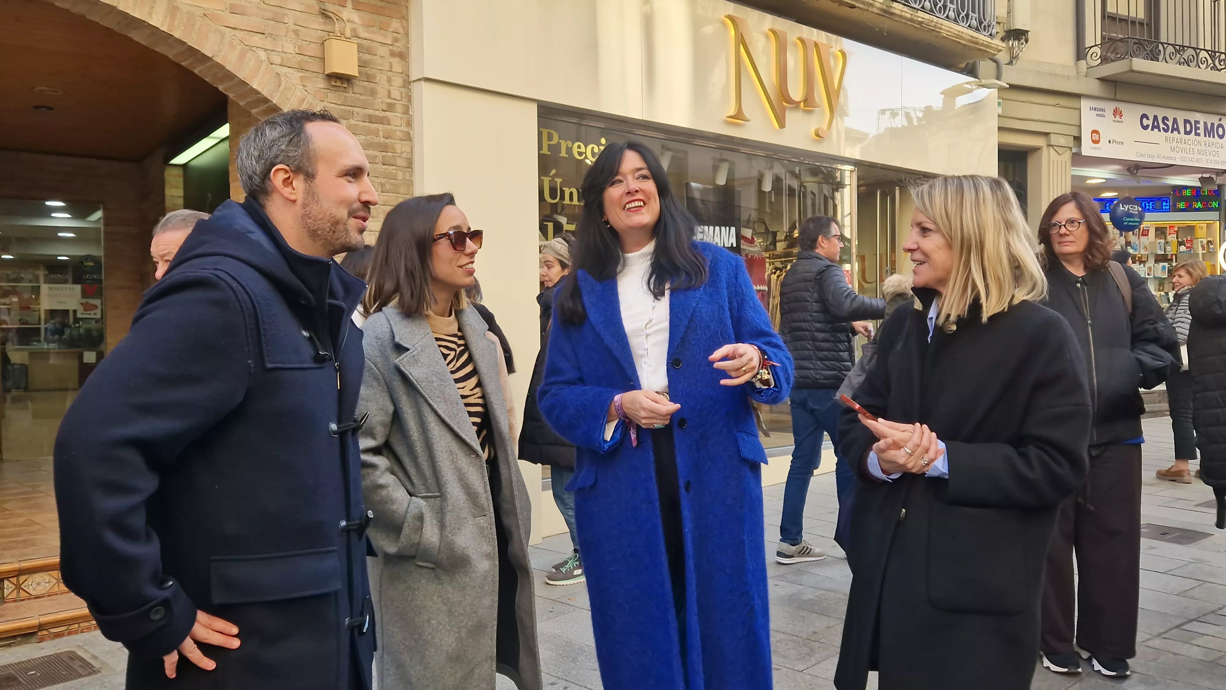 Primera actuación de la campaña “Huapa, Huesca se pone guapa”. Foto Myriam Martínez