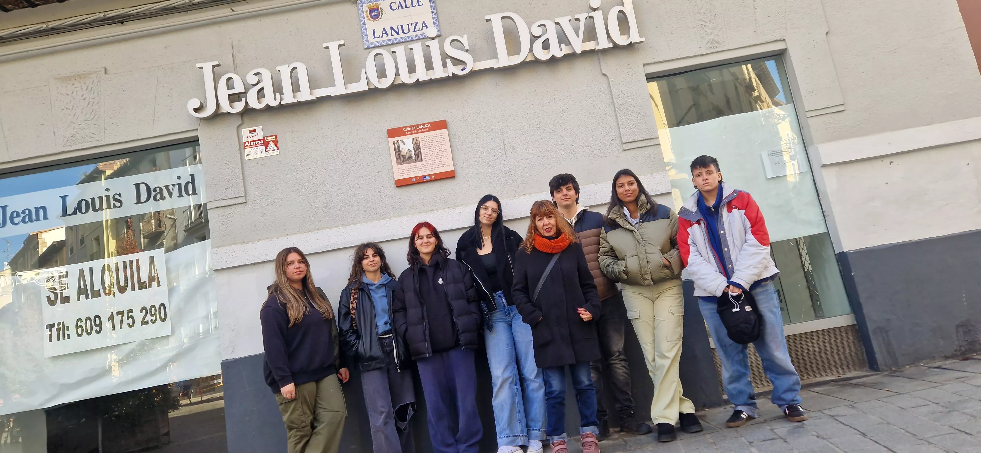 Alumnado de la Escuela de Arte que realizará la próxima actuación en el Coso. Foto Myriam Martínez