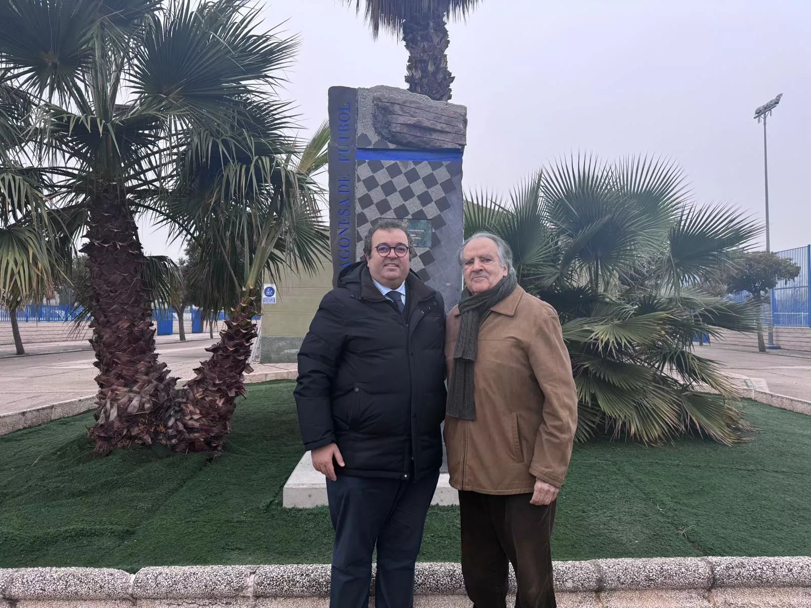 Homenaje Oscar Fle, a la derecha.