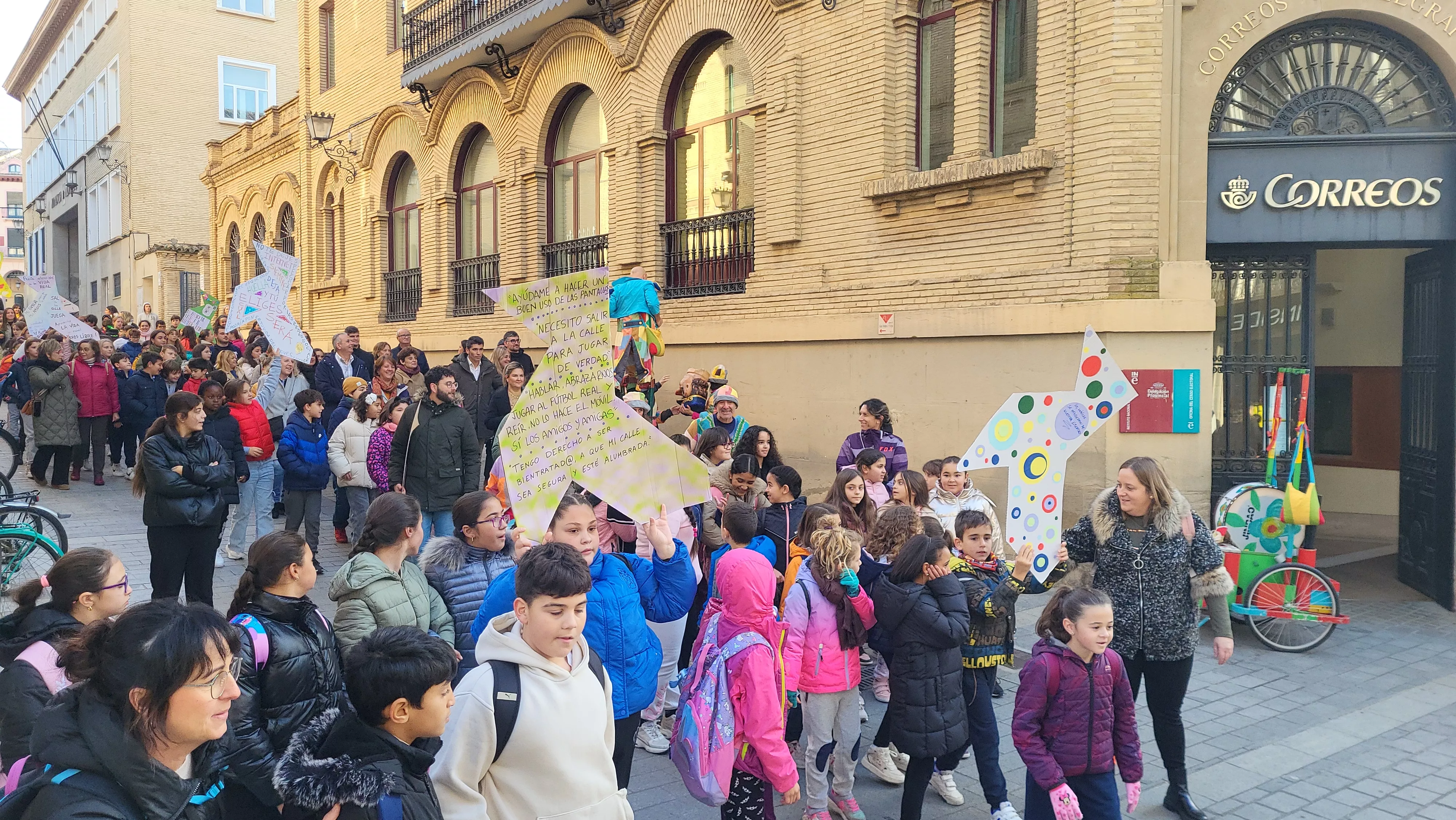 Celebración en Huesca de la jornada de los derechos de las niñas y los niños. Foto Mercedes Manterola