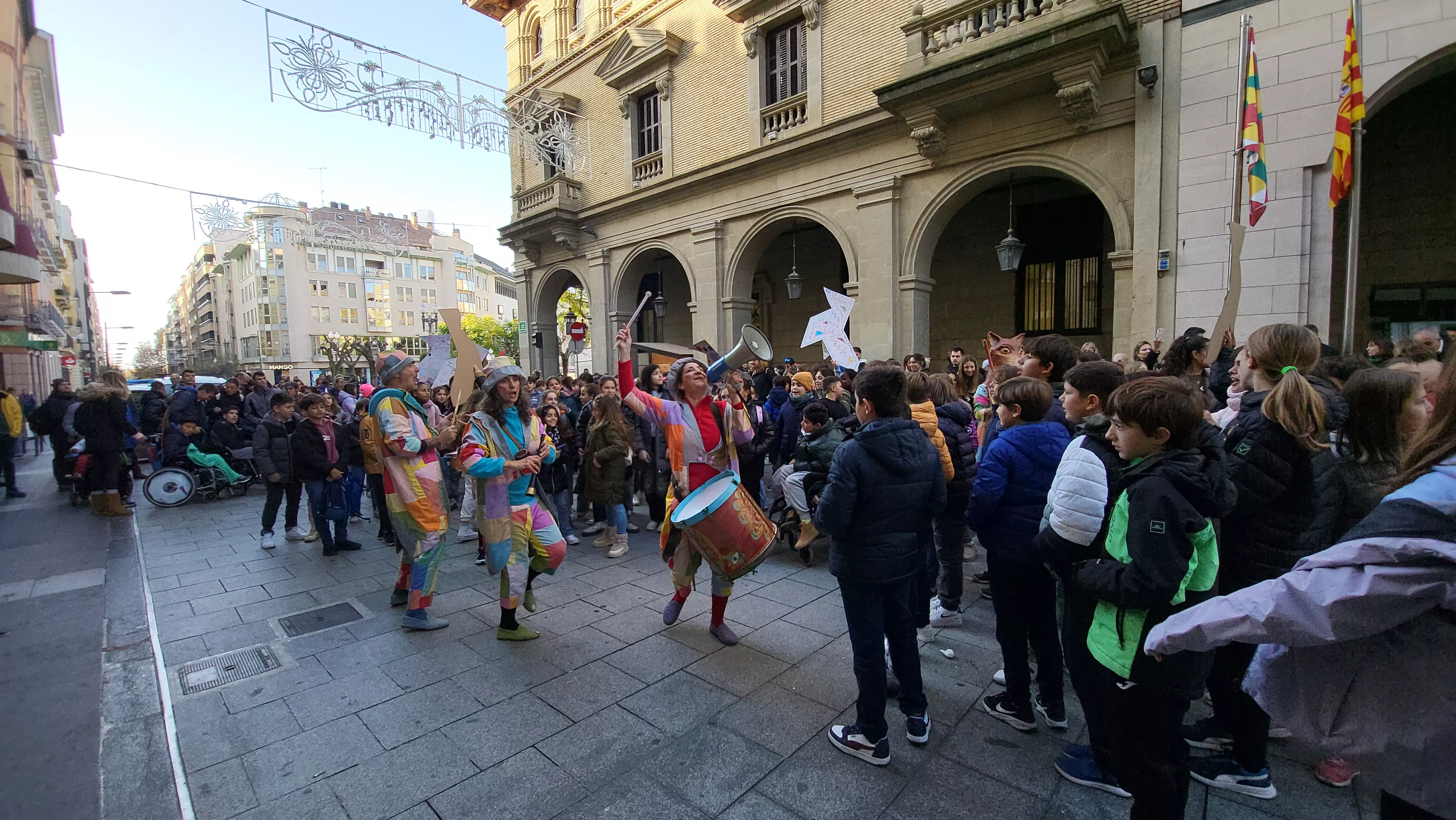 Celebración en Huesca de la jornada de los derechos de las niñas y los niños. Foto Mercedes Manterola