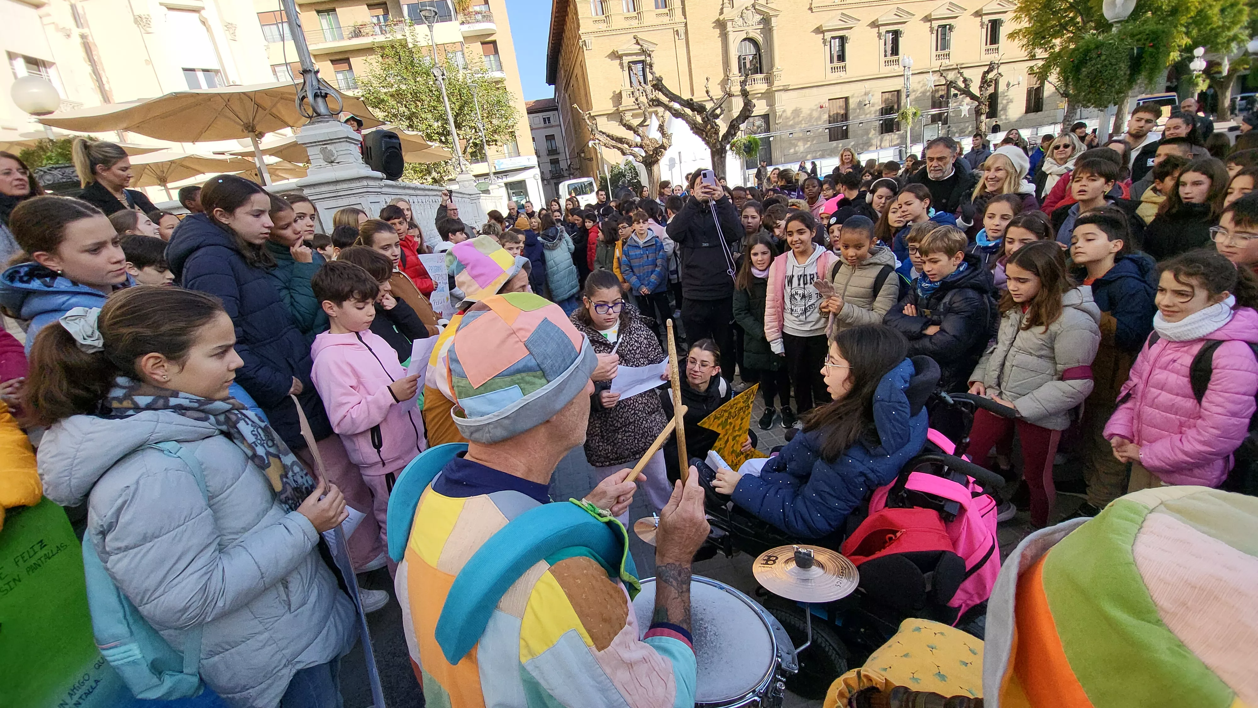 Celebración en Huesca de la jornada de los derechos de las niñas y los niños. Foto Mercedes Manterola