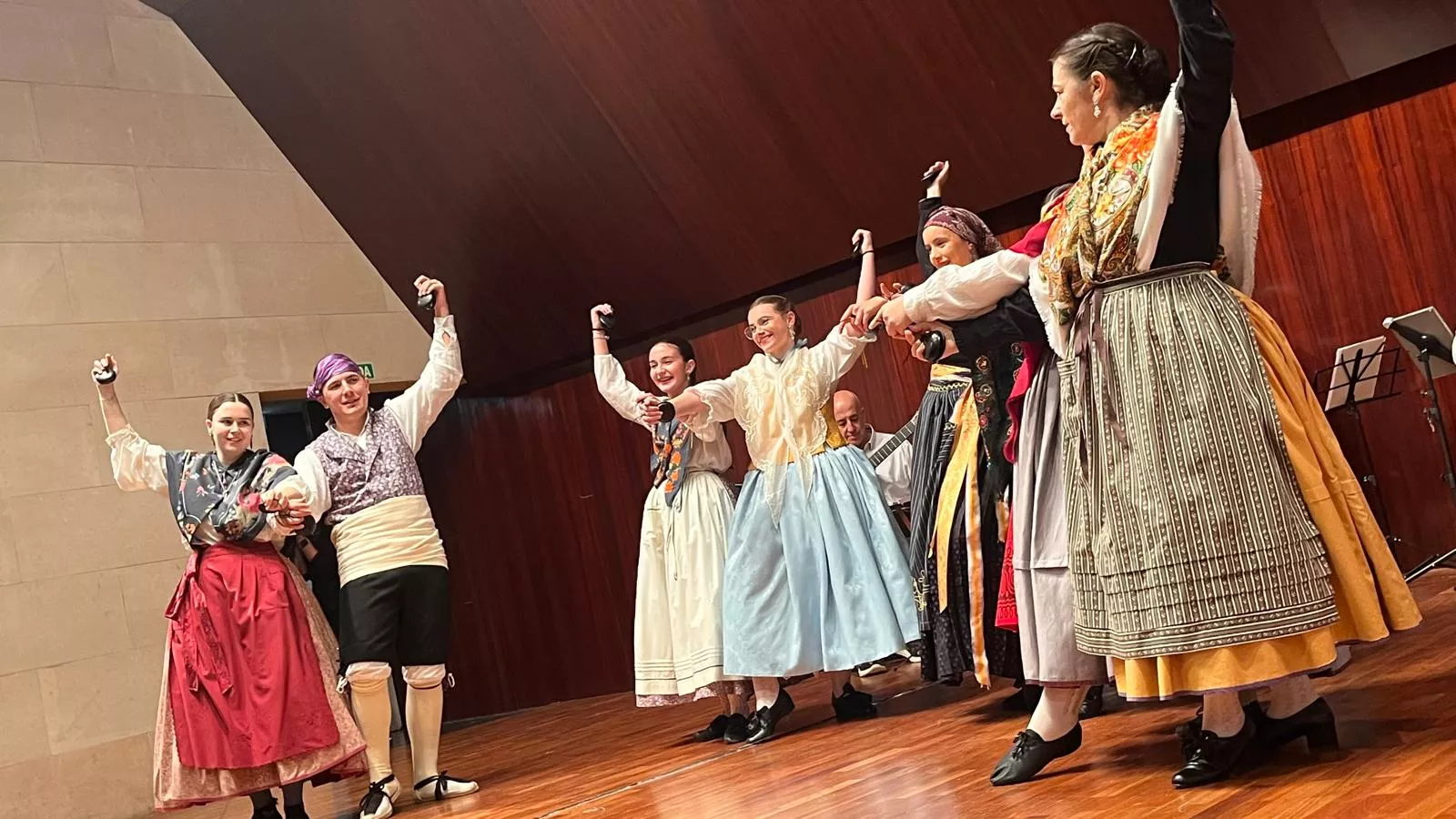 Estirpe de Aragonia celebra las fiestas de Loreto. Foto Mercedes Manterola