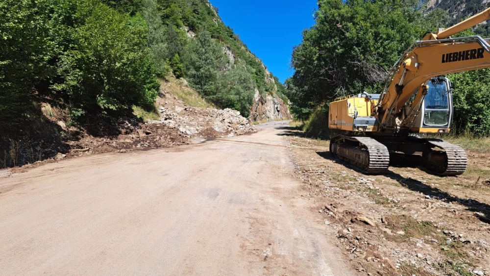 Trabajos que se realizaron tras los deslizamientos de tierra en la A-139. Trabajos que se realizaron tras los deslizamientos de tierra en la A-139.