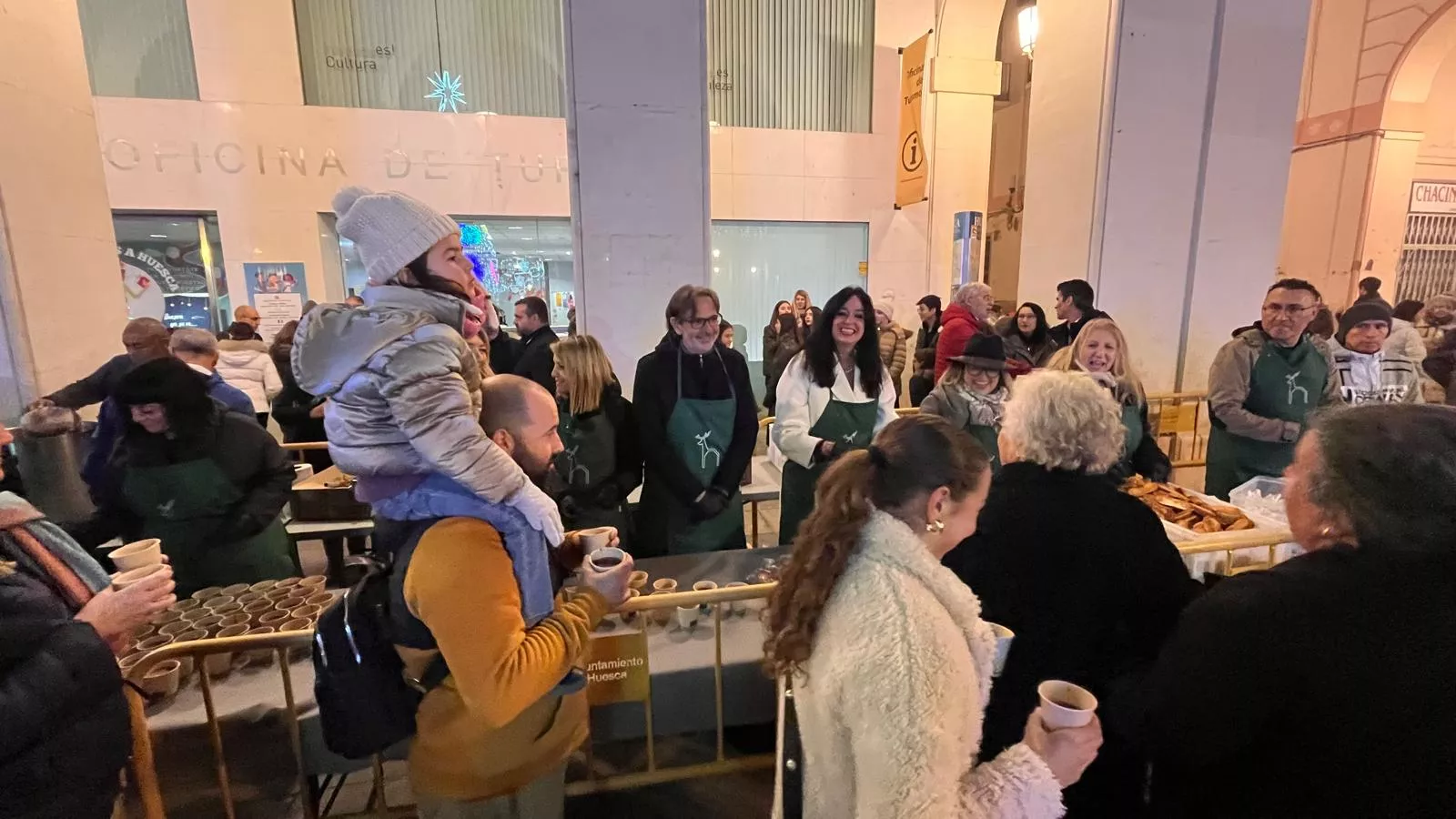 Encendido de la iluminación navideña en Huesca. Foto Mercedes Manterola