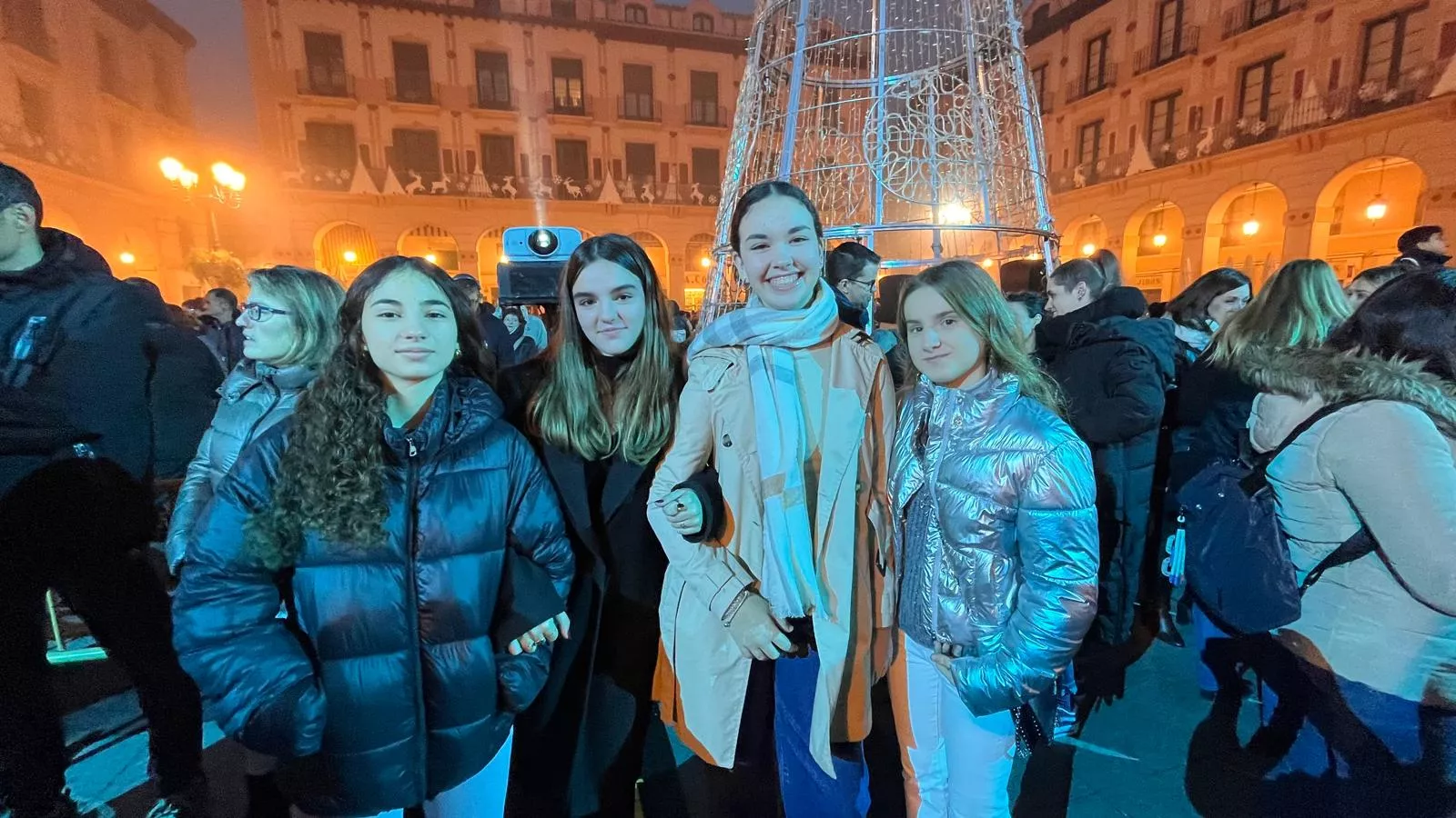 Encendido de la iluminación navideña en Huesca. Foto Mercedes Manterola