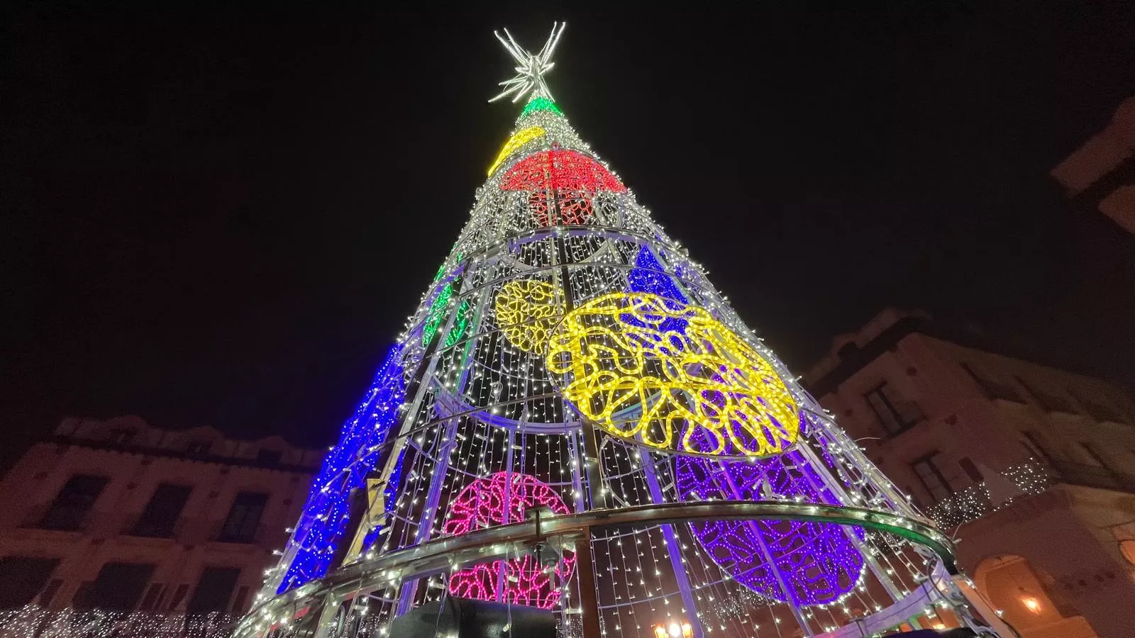 Encendido de la iluminación navideña en Huesca. Foto Mercedes Manterola
