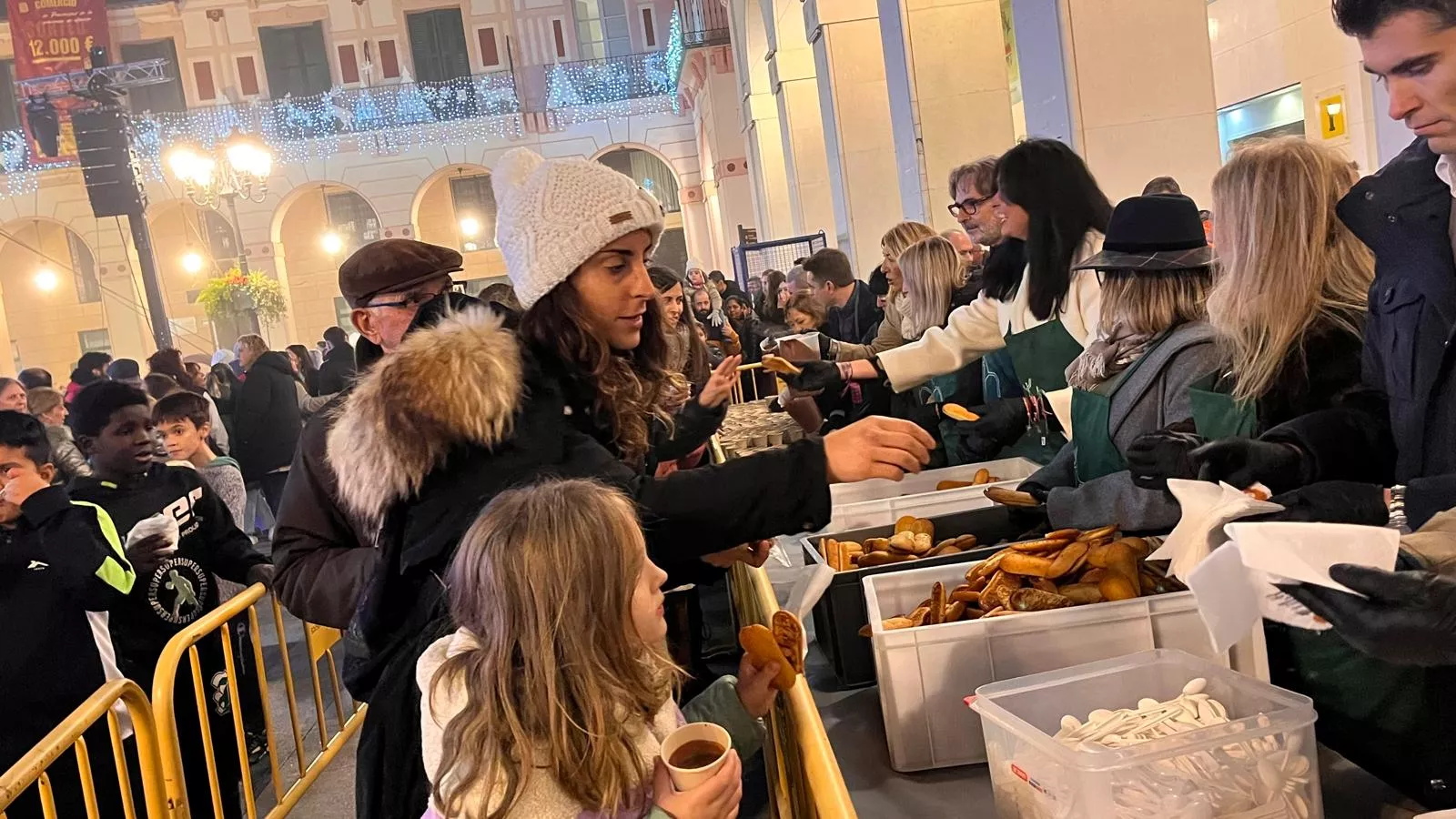 Encendido de la iluminación navideña en Huesca. Foto Mercedes Manterola