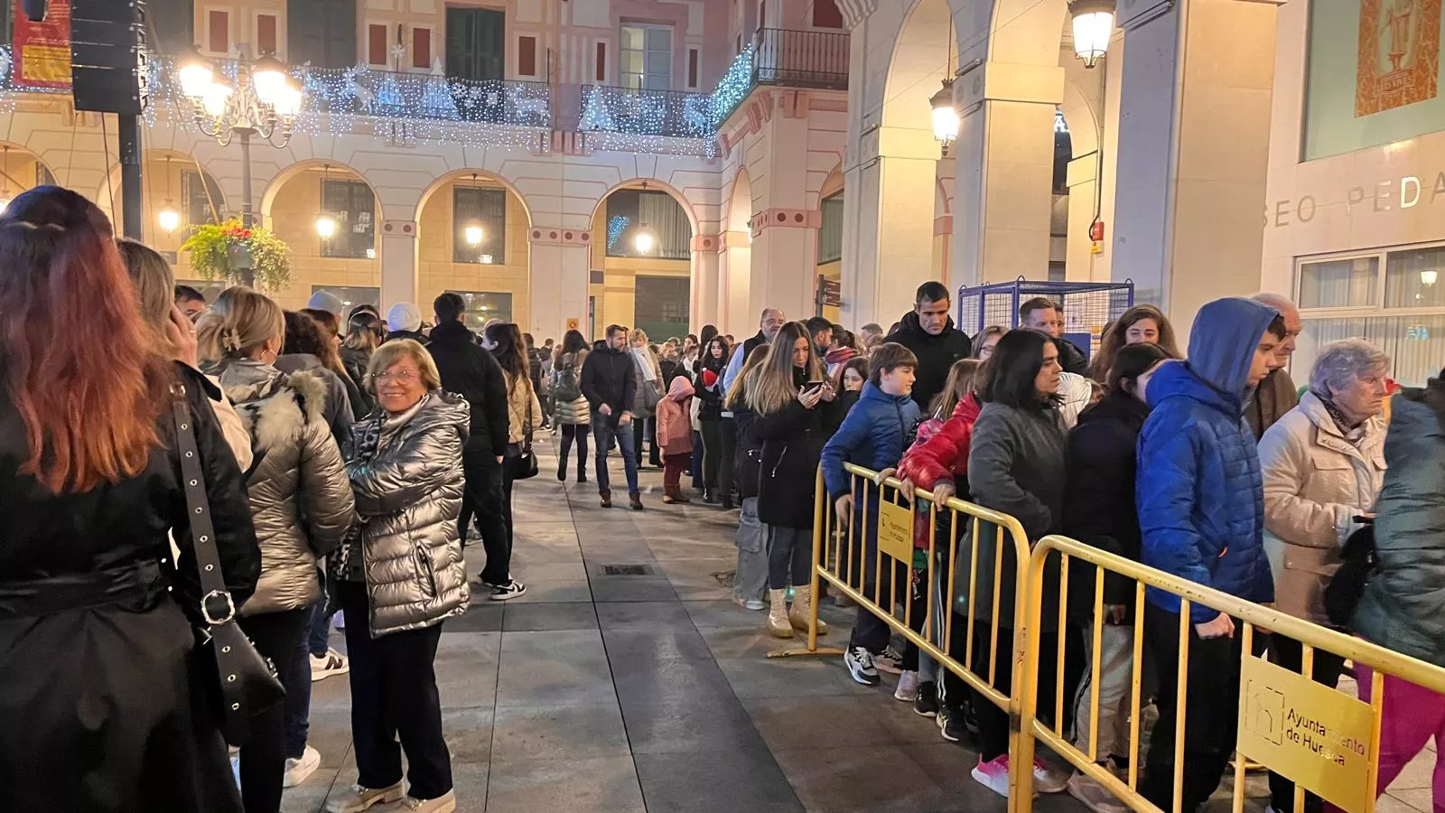 Encendido de la iluminación navideña en Huesca. Foto Mercedes Manterola