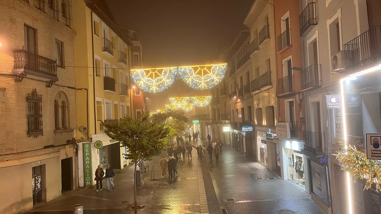 Encendido de la iluminación navideña en Huesca. Foto Mercedes Manterola