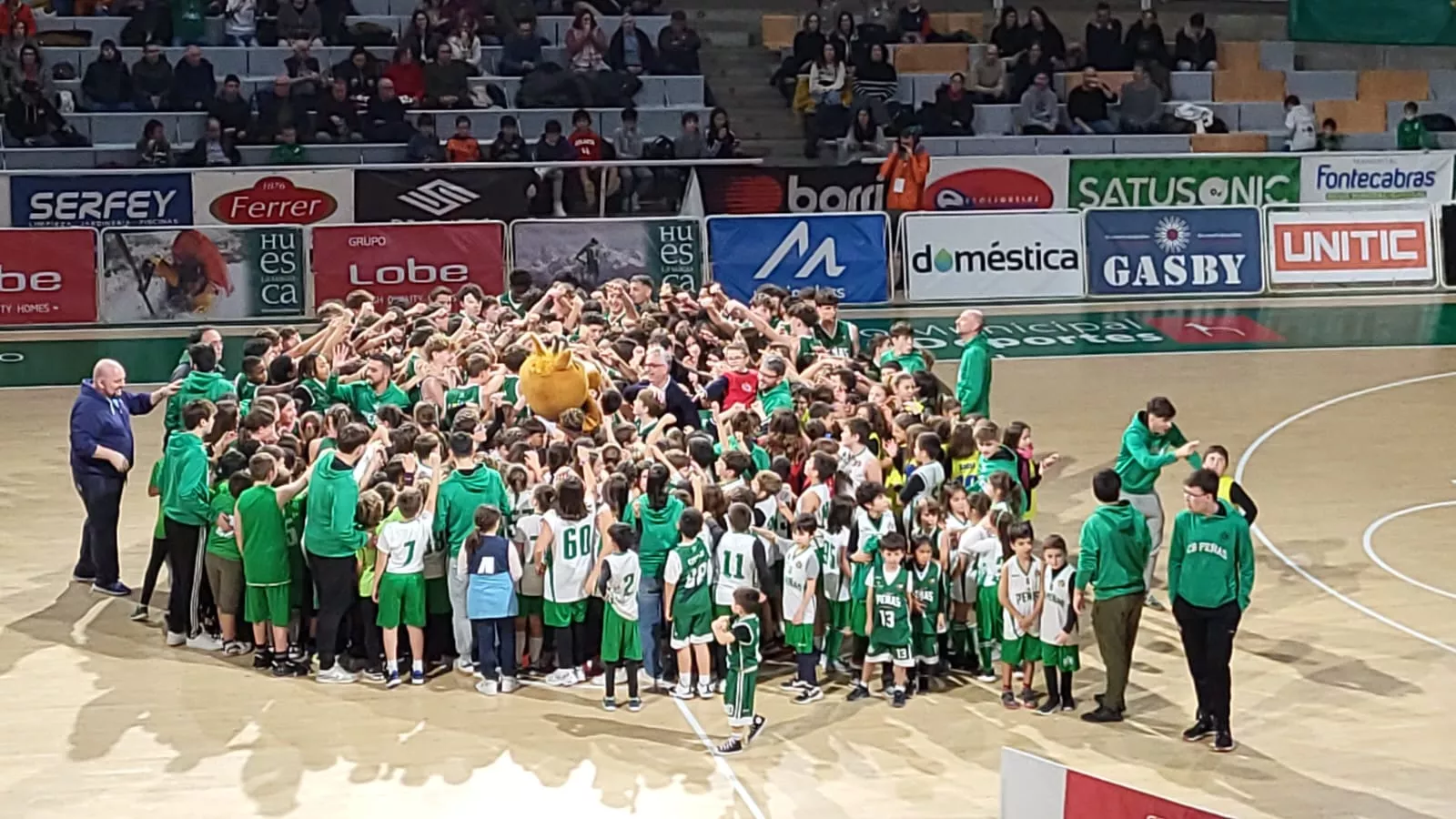 Homenaje a la cantera del Baloncesto Peñas