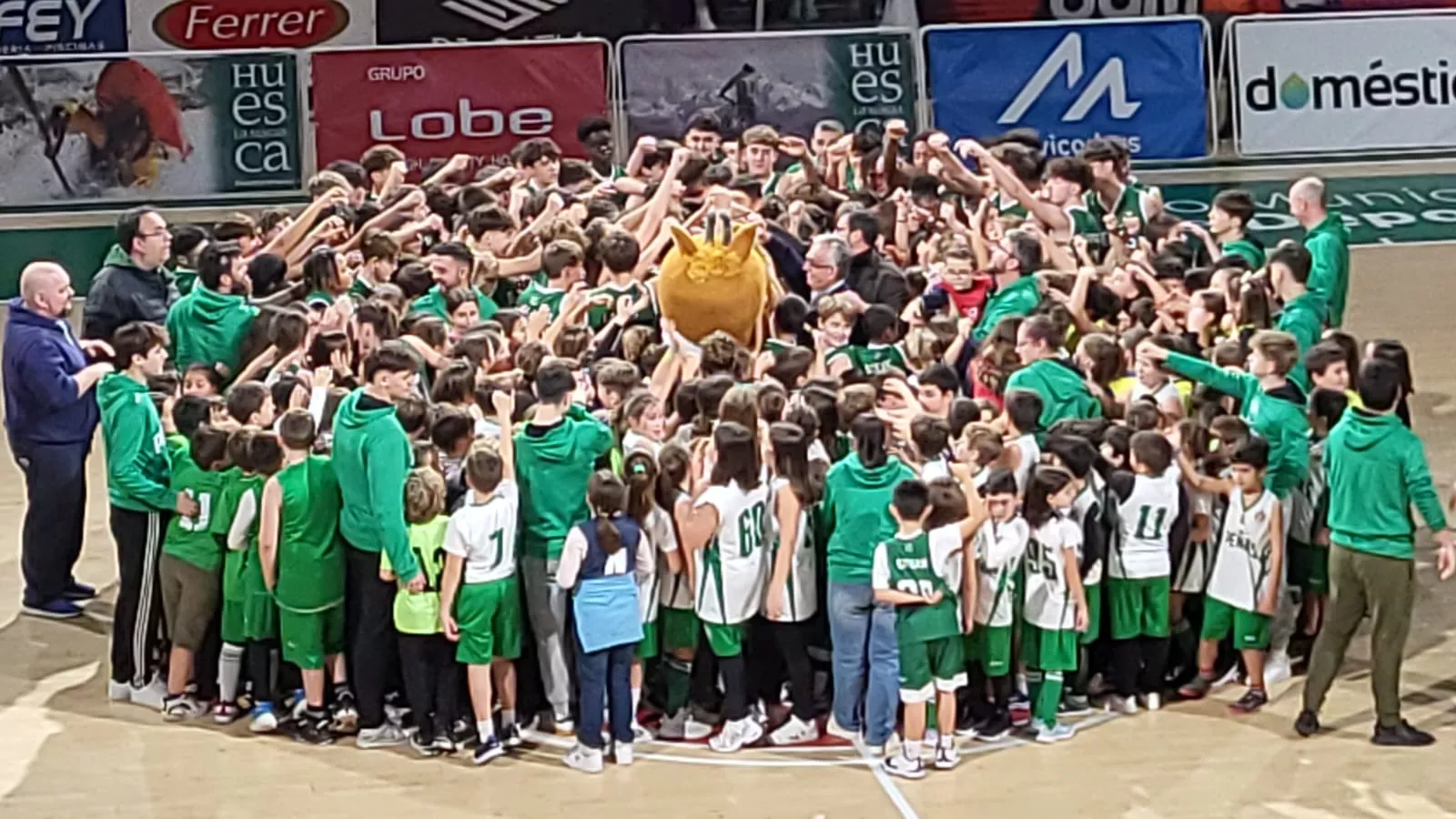 Homenaje a la cantera del Baloncesto Peñas