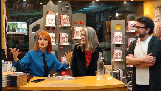 Un momento de la presentación de libro de Angélica Morales y Elena Castillo. Un momento de la presentación de libro de Angélica Morales y Elena Castillo.