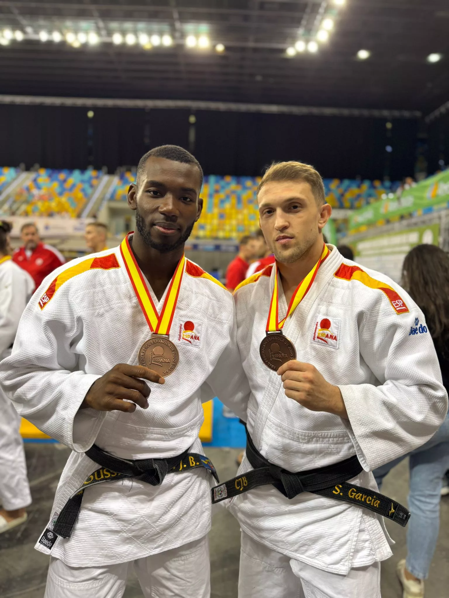 Sergio García y Moussa Macalou con sus medallas de bronce.