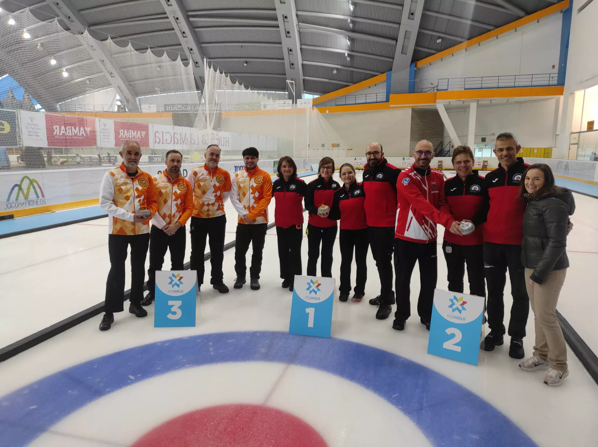 TORNEO CURLING CIUDAD DE JACA FOTO CHJ