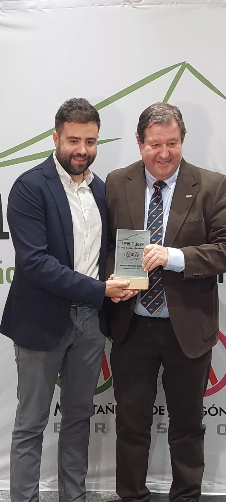 Imágenes de la Cena de la Montaña de Montañeros de Aragón