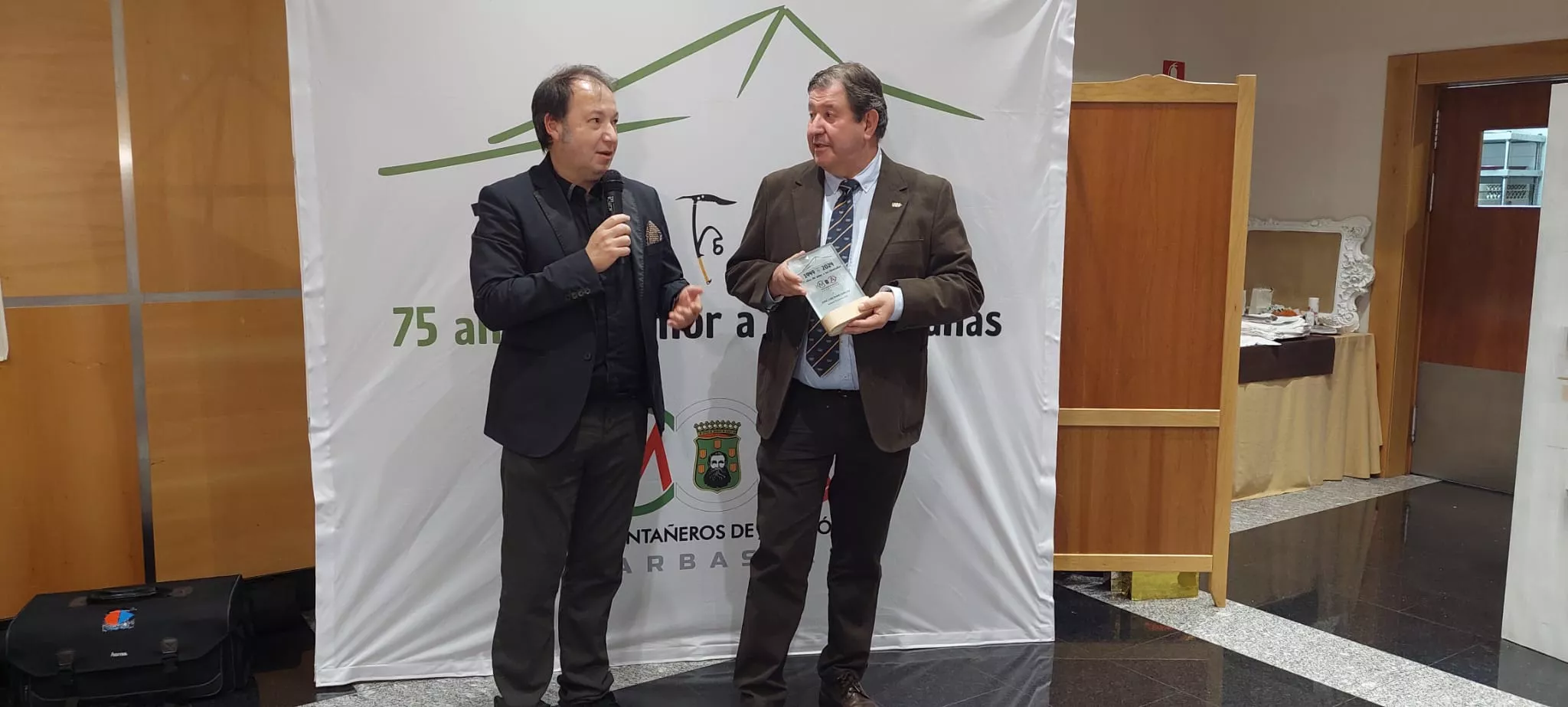 Imágenes de la Cena de la Montaña de Montañeros de Aragón