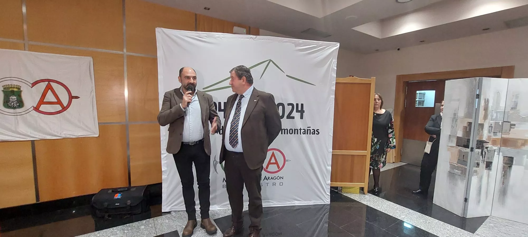 Imágenes de la Cena de la Montaña de Montañeros de Aragón