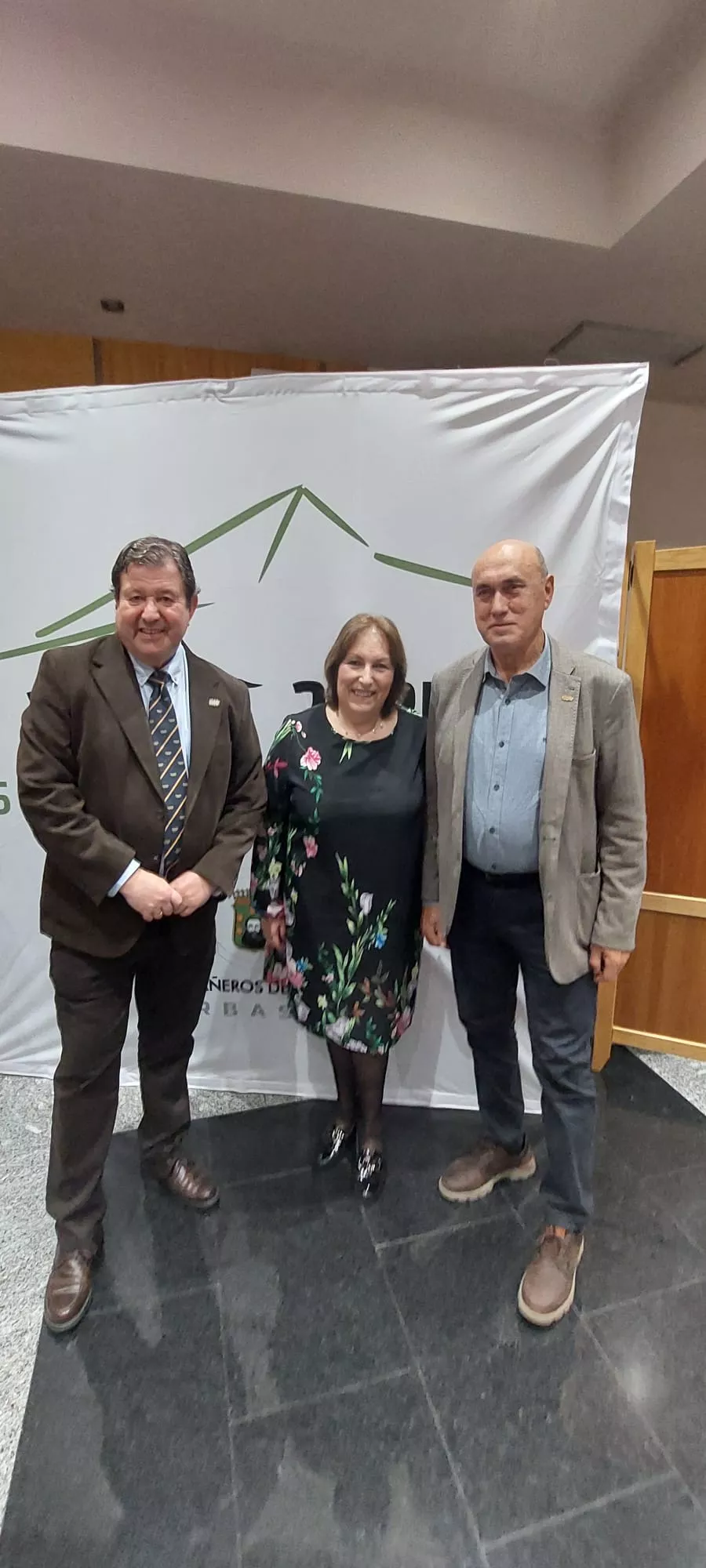 Imágenes de la Cena de la Montaña de Montañeros de Aragón