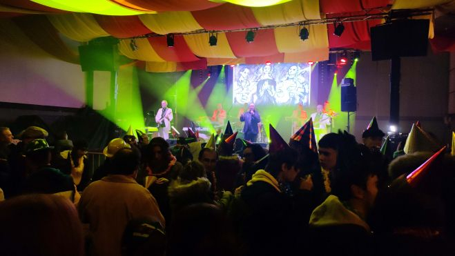 Sesión de noche en la Nochevieja Anticipada de San Esteban de Litera