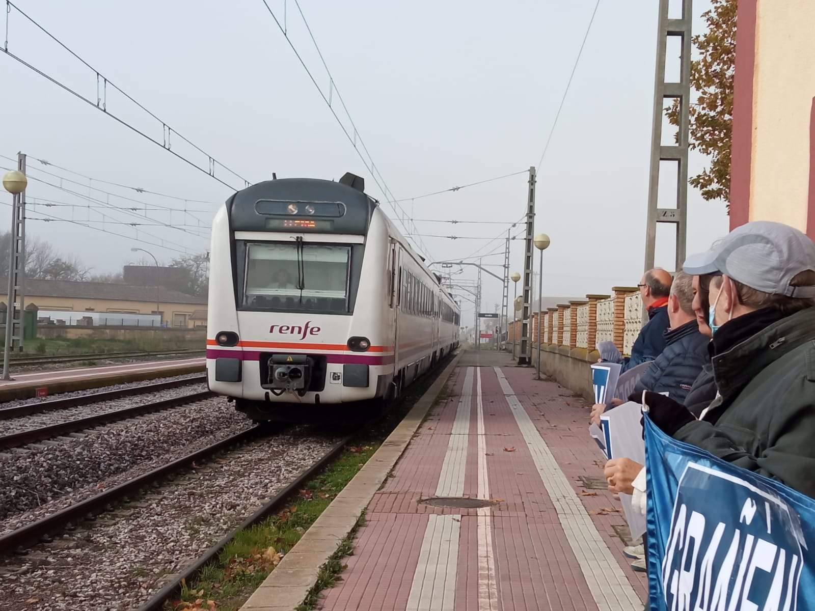 Manifestación en la estación de Grañén