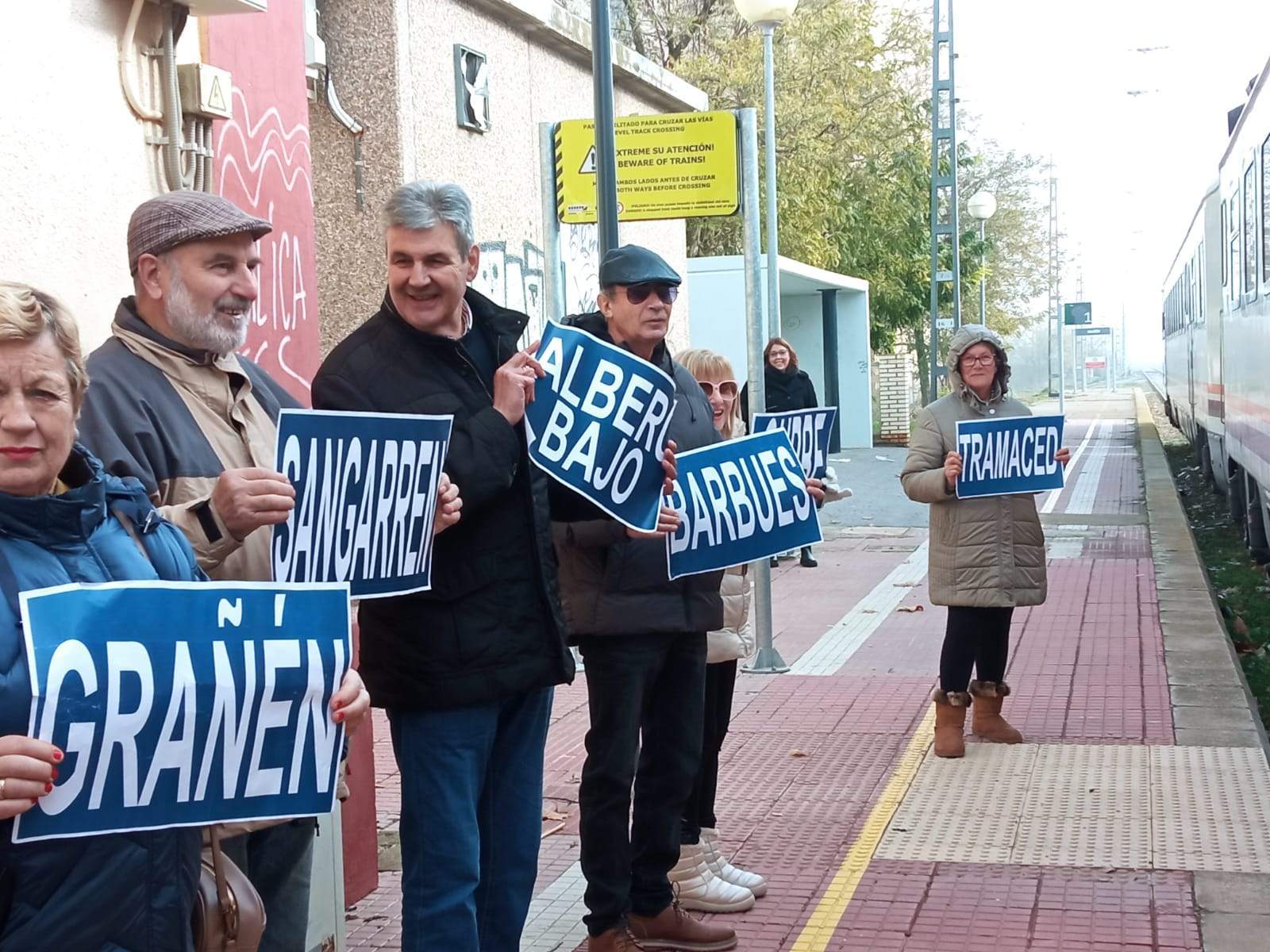 Manifestación en la estación de Grañén
