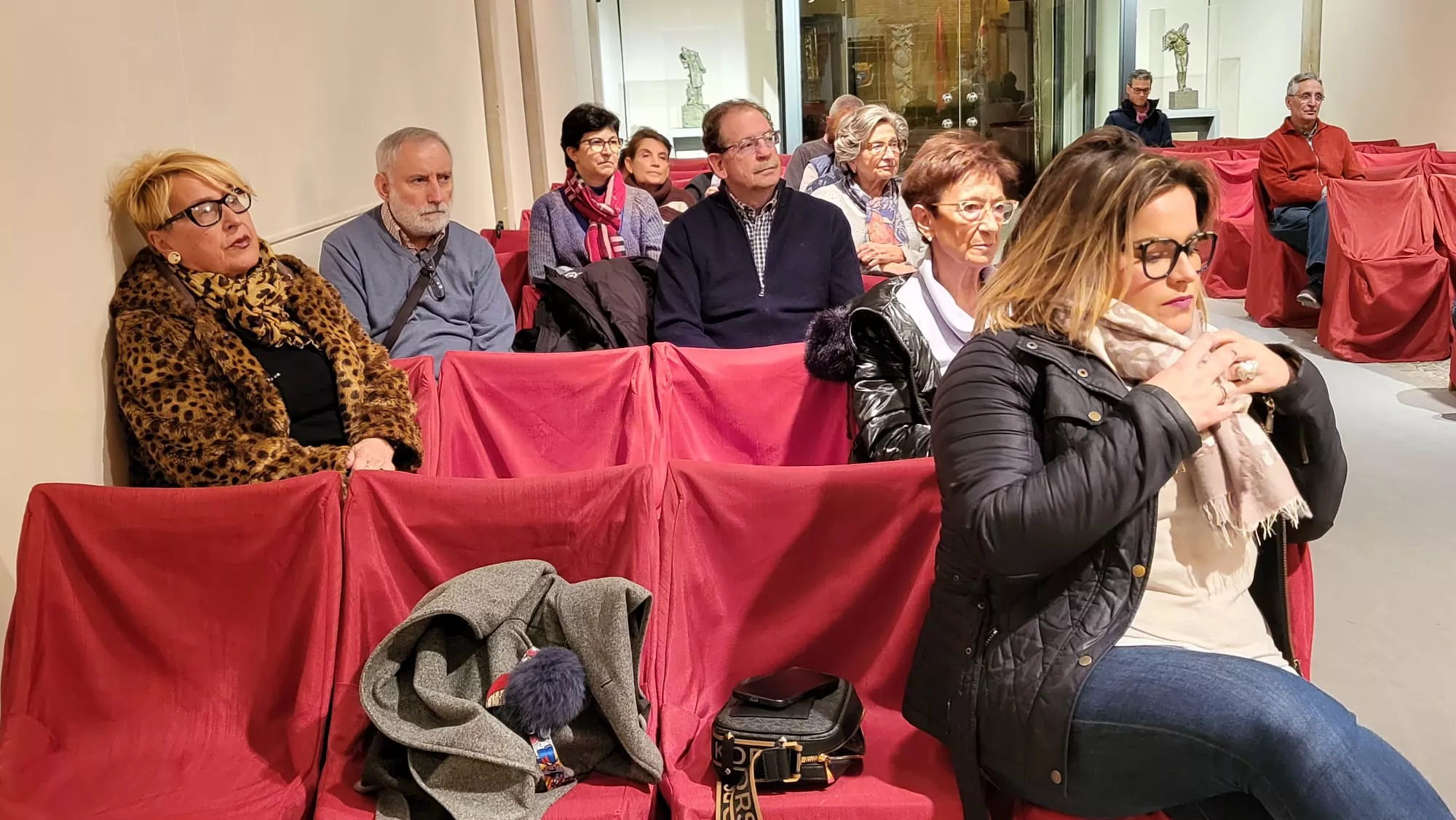 Conferencia de Guillermo Vicente sobre Diego Vincencio de Vidania en el Colegio de Santiago en Huesca