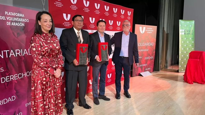 Los galardonados con Carmen Susín y Juan Hidalgo.