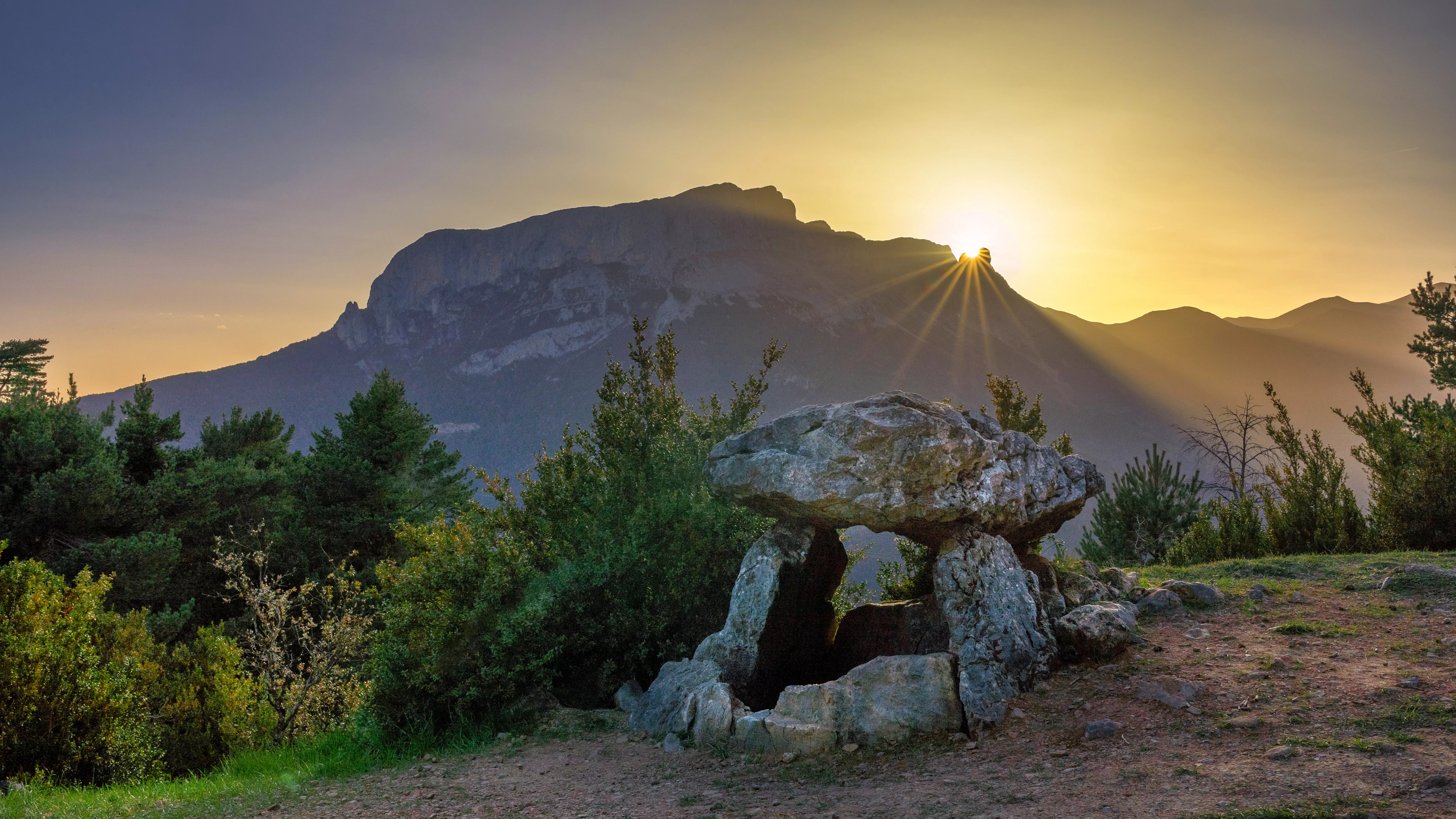 Imagen del dolmen de Tella del zaragozano Alberto Cortés que ha obtenido el primer premio.