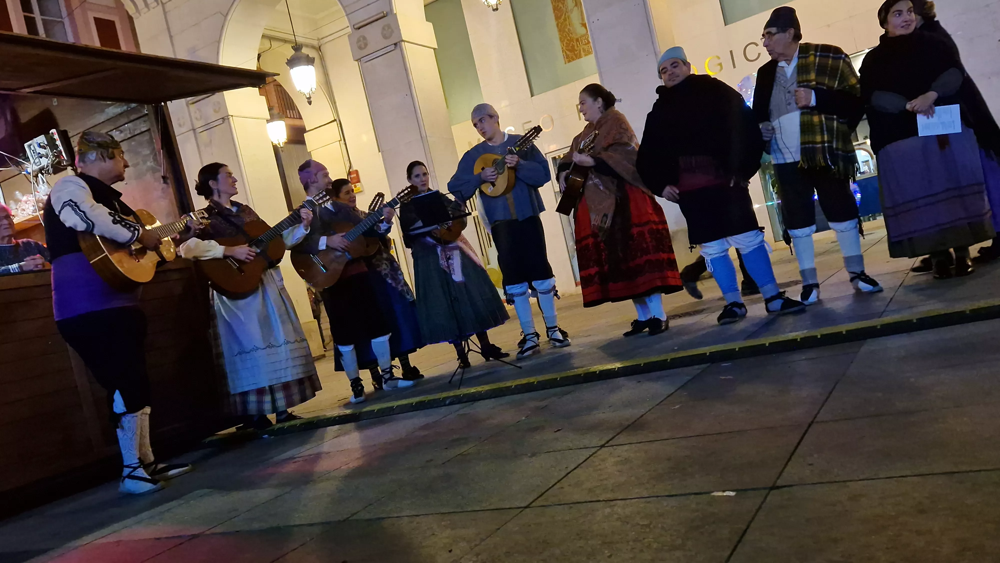 Apertura del Mercado de Navidad 2024. Foto Myriam Martínez 