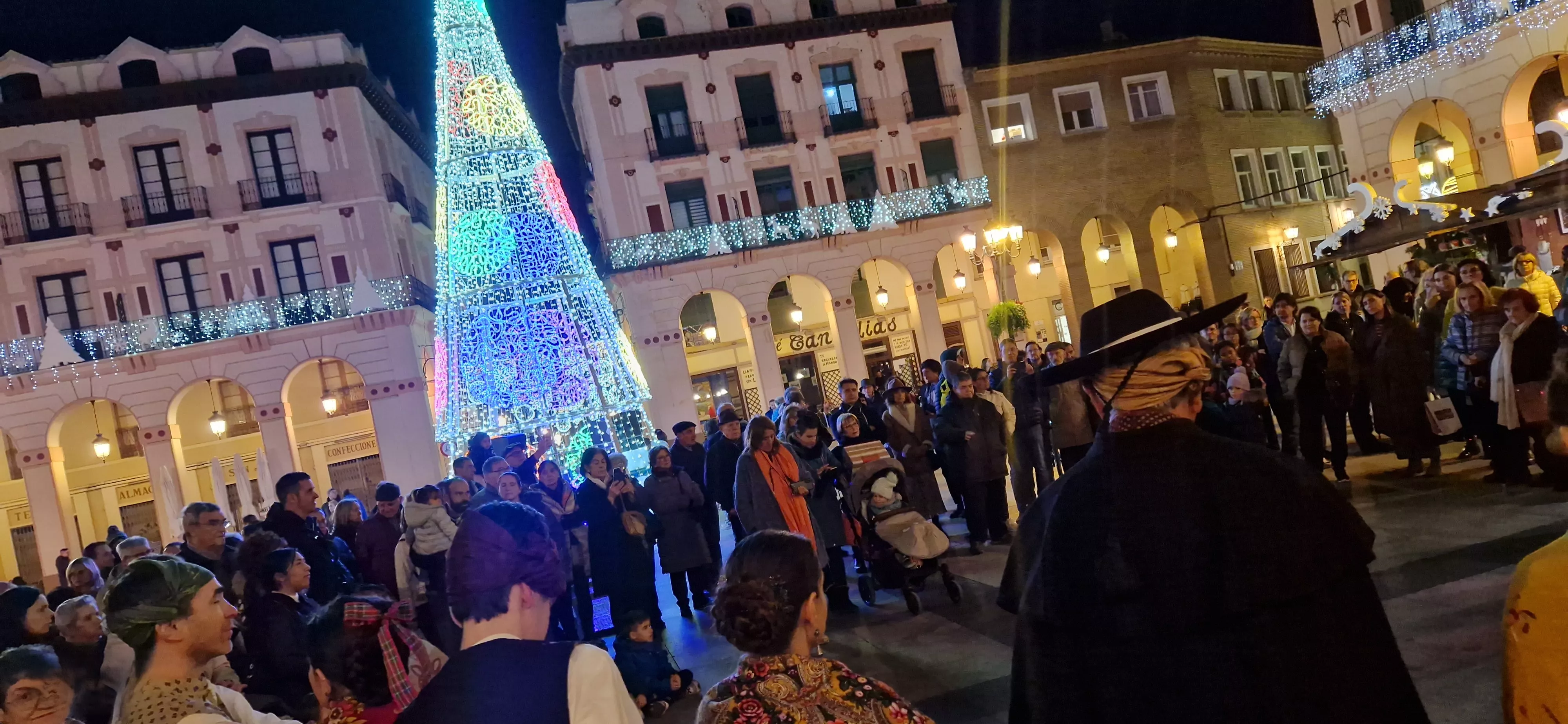 Apertura del Mercado de Navidad 2024. Foto Myriam Martínez