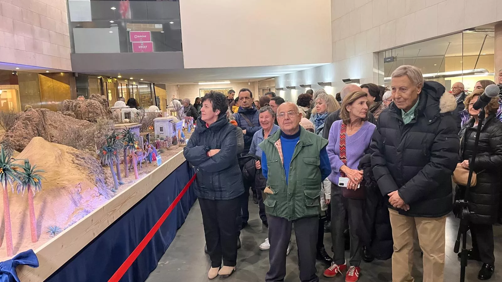 Inauguración del Nacimiento de la Asociación Belenista Oscense en la DPH. Foto Mercedes Manterola