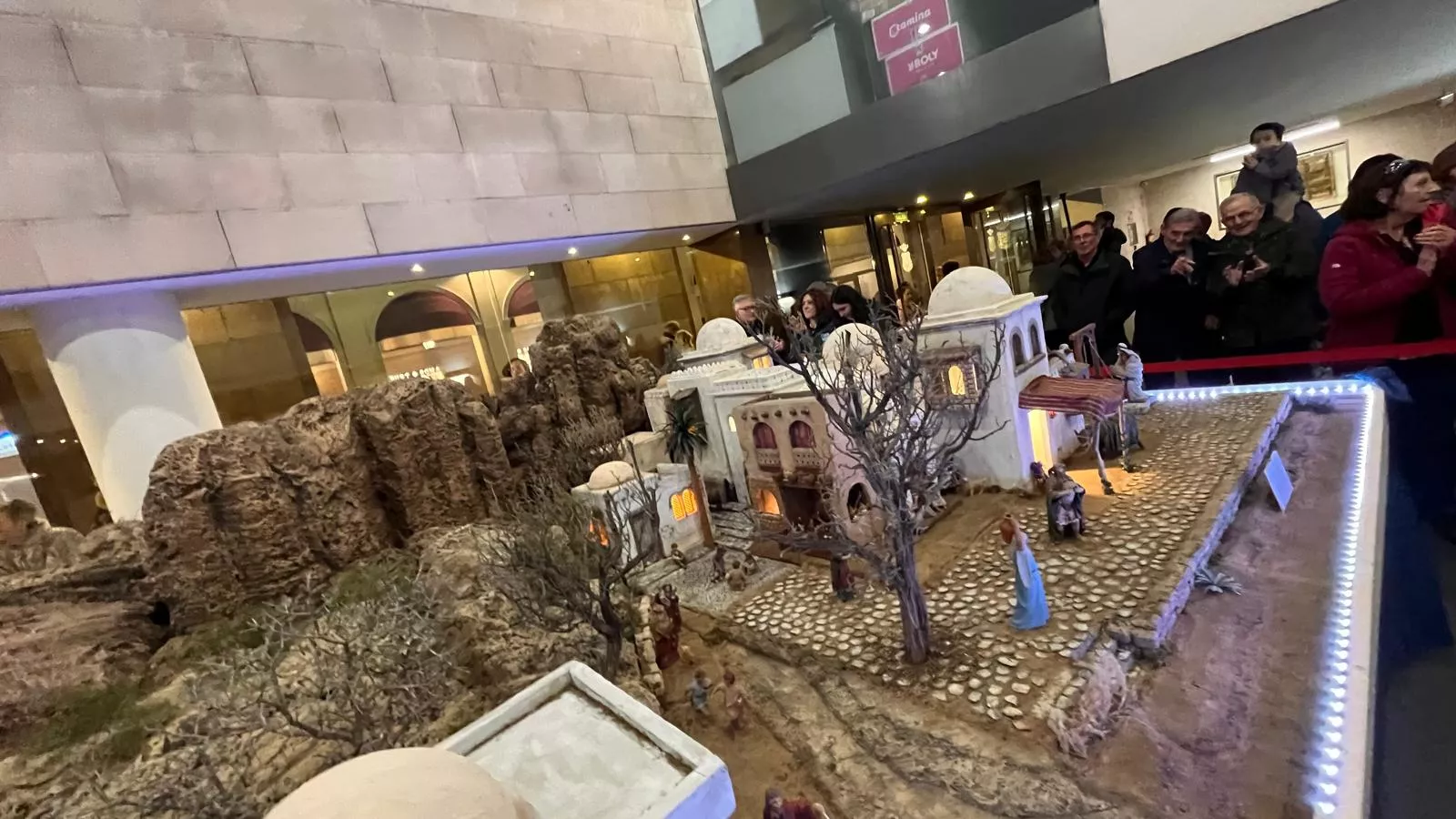 Inauguración del Nacimiento de la Asociación Belenista Oscense en la DPH. Foto Mercedes Manterola