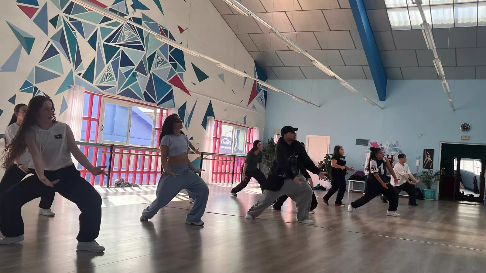 Participantes en el tercer Cupra Dance Camp en Espacio Danza de Huesca. Foto Mercedes Manterola