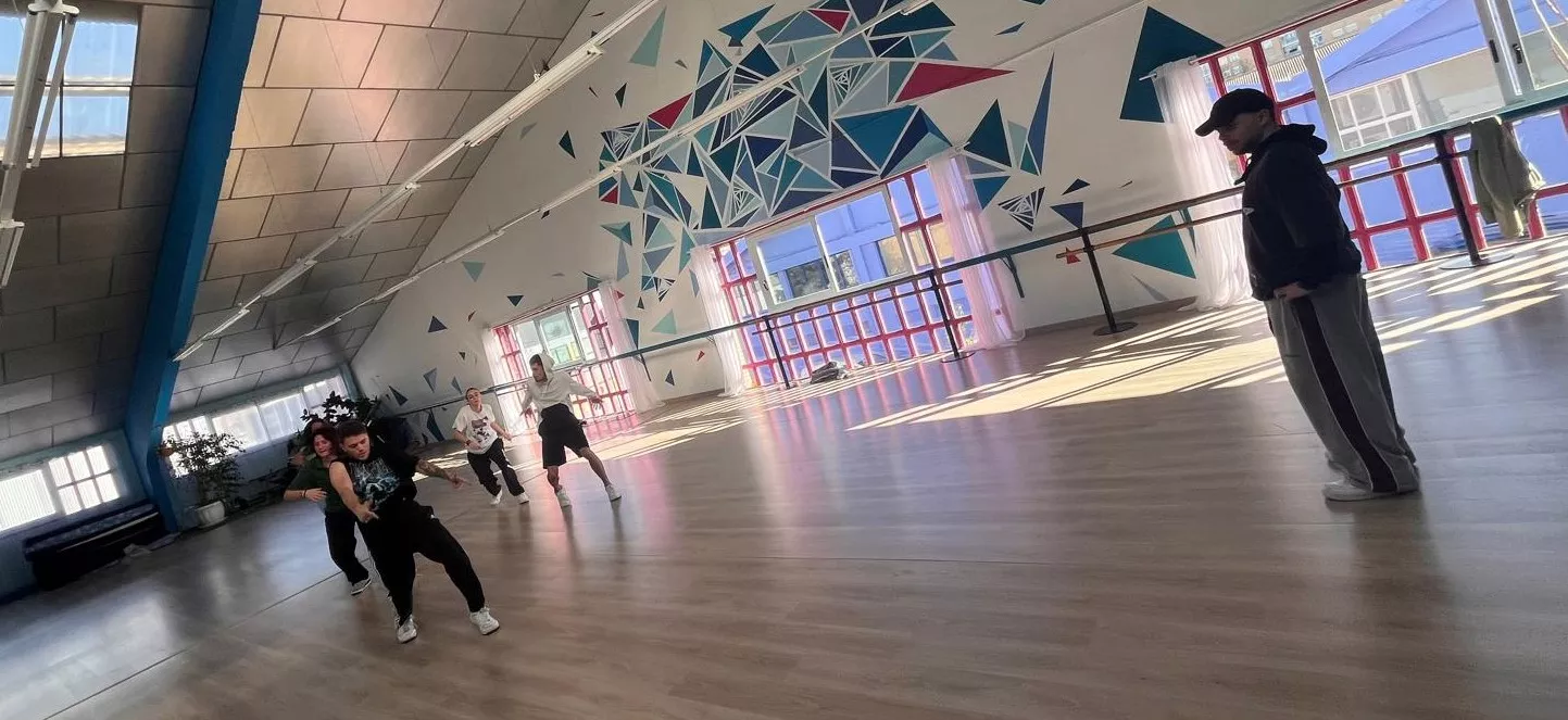 Participantes en el tercer Cupra Dance Camp en Espacio Danza de Huesca. Foto Mercedes Manterola