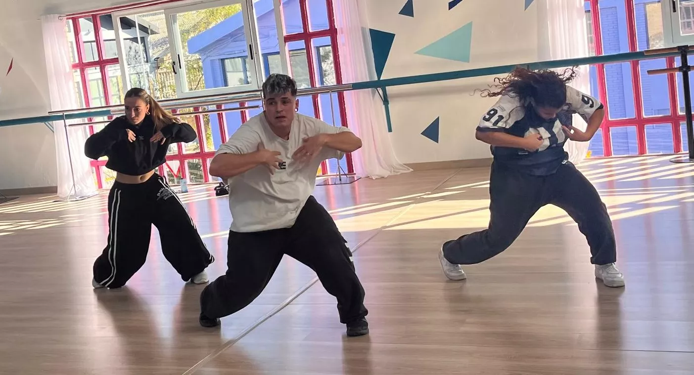 Participantes en el tercer Cupra Dance Camp en Espacio Danza de Huesca. Foto Mercedes Manterola