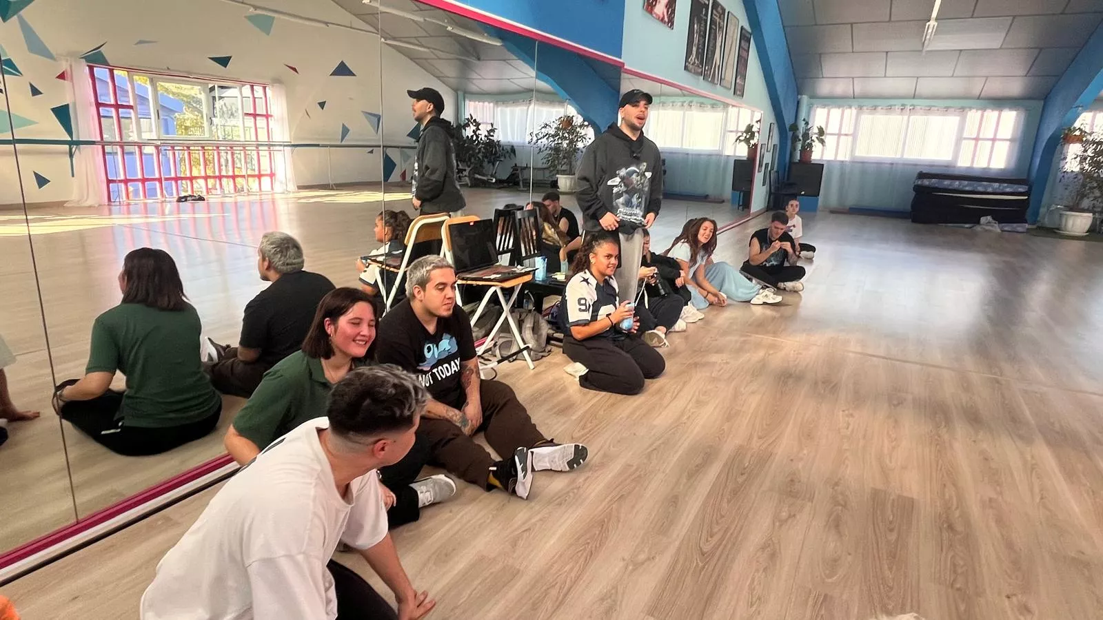Participantes en el tercer Cupra Dance Camp en Espacio Danza de Huesca. Foto Mercedes Manterola