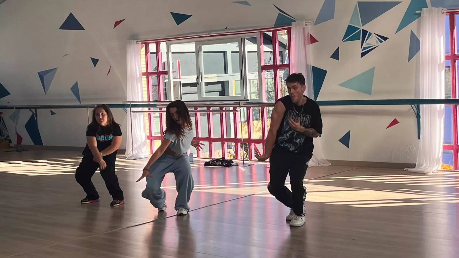 Participantes en el tercer Cupra Dance Camp en Espacio Danza de Huesca. Foto Mercedes Manterola