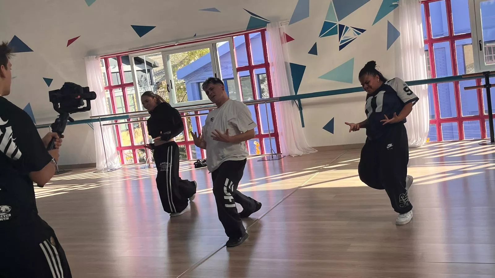 Participantes en el tercer Cupra Dance Camp en Espacio Danza de Huesca. Foto Mercedes Manterola