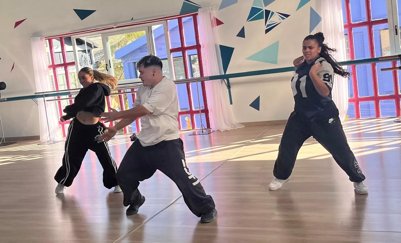 Participantes en el tercer Cupra Dance Camp en Espacio Danza de Huesca. Foto Mercedes Manterola